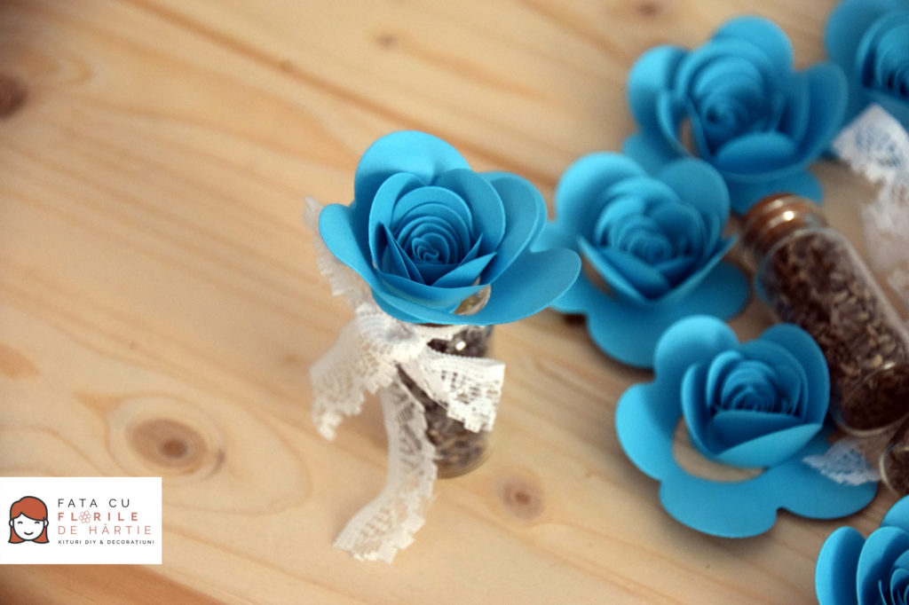 Nunta DIY: Marturii handmade cu lavanda si flori de hartie